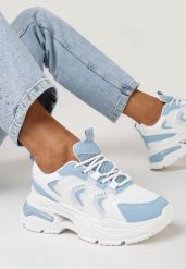 Biało-Niebieskie Sneakersy na Grubej Podeszwie z Metalicznym Zdobieniem Teda. Białe obuwie sportowe damskie Born2be, bez zapięcia. Za 119.99 zł.