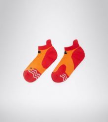 Skarpety tenisowe damskie Diadora SHORT L.SOCKS COURT red - 35-38. Czerwone skarpetki damskie Diadora, bez wzorów, z elastanu. Za 49.00 zł.