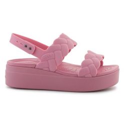 Sandały Crocs Brooklyn Woven Low Wedge 209977-6XX różowe. Czerwone sandały damskie bez wzorów, bez obcasa, na koturnie, bez zapięcia. Za 367.32 zł.