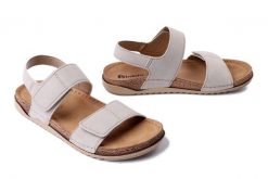 INBLU AA-70 002 beżowy, sandały damskie. Brązowe sandały damskie Inblu, bez wzorów, bez obcasa, na koturnie, bez zapięcia. Za 104.90 zł.