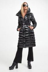Płaszcz damski pikowany EA7 EMPORIO ARMANI. Płaszcze damskie EA7 Emporio Armani, s, bez wzorów, bez kaptura. W wyprzedaży za 1,038.87 zł.