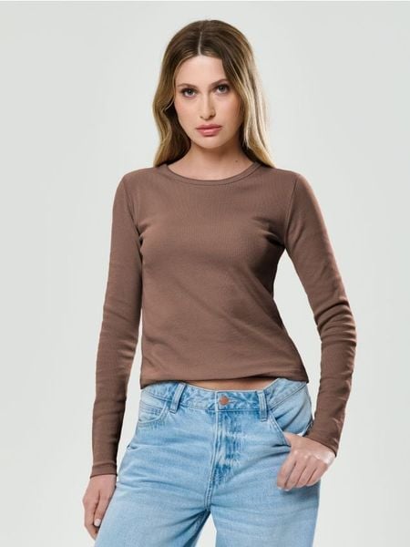 Prążkowana koszulka z długim rękawem - brązowy. Brązowe koszulki damskie Sinsay, l, bez wzorów, prążkowane, bez kołnierzyka, bez ramiączek. Za 19.99 zł.