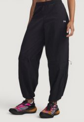Spodnie Kobieta UNDER ARMOUR UA Rival Woven Bungee. Czarne spodnie sportowe damskie Under Armour, s, bez wzorów, z poliesteru, na fitness i siłownię. Za 299.00 zł.