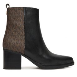 Botki MICHAEL Michael Kors. Czarne botki damskie MICHAEL Michael Kors, bez obcasa, na słupku, bez zapięcia. Za 789.99 zł.