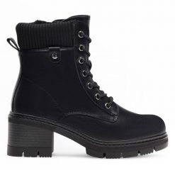 Botki Clara Barson. Czarne botki damskie Clara Barson, bez obcasa, na słupku, bez zapięcia. Za 159.99 zł.