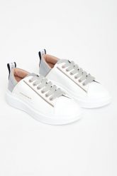 Sneakersy damskie skórzane Wembley Woman ALEXANDER SMITH. Obuwie sportowe damskie Alexander Smith, bez zapięcia. W wyprzedaży za 769.30 zł.
