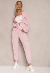 Różowy Komplet Dresowy Cargo Spodnie i Bluza Zdobiona Imitacją Kieszeni Nolhira. Czerwone bluzy damskie Renee, l, z aplikacjami, z dresówki, bez kaptura. Za 129.99 zł.