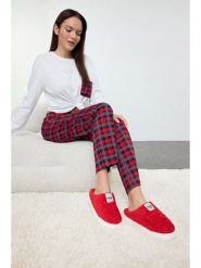 Trendyol Kapcie w kolorze czerwonym rozmiar: 39. Czerwone kapcie damskie Trendyol, z materiału. Za 52.67 zł.