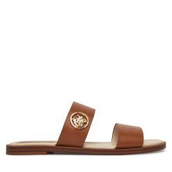 Klapki Beverly Hills Polo Club. Brązowe klapki damskie Beverly Hills Polo Club, bez wzorów, bez obcasa, bez zapięcia. Za 139.99 zł.