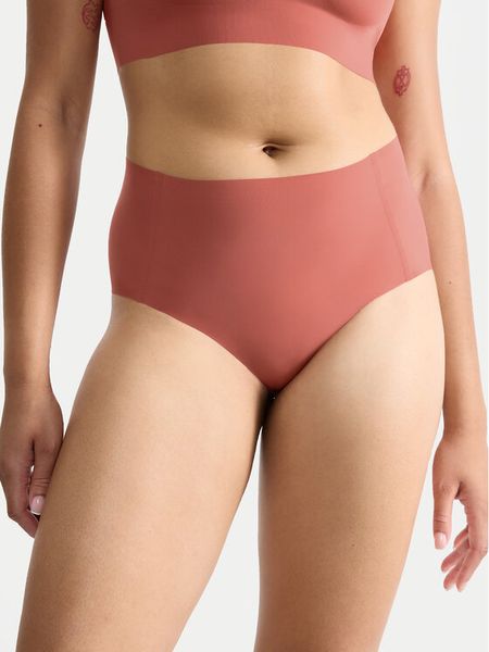 Sloggi Figi klasyczne z wysokim stanem Zero Feel 10217759 Pomarańczowy. Brązowe figi Sloggi, bez wzorów, z syntetyku. Za 39.99 zł.