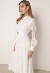 Biała Koktajlowa Wiskozowa Sukienka z Bawełną z Koronki i Paskiem Peliris. Białe sukienki damskie Born2be, bez wzorów, z bawełny, eleganckie, bez ramiączek. Za 259.99 zł.