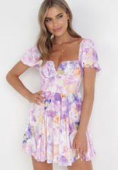 Fioletowa Sukienka Mini z Gumkami w Pasie w Kwiaty Maggietta. Fioletowe sukienki damskie Born2be, bez wzorów, bez ramiączek. Za 189.99 zł.