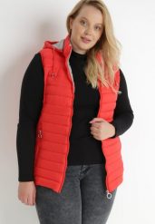 Czerwona Kamizelka z Kapturem Pikowana Cotra. Czerwone kamizelki damskie Born2be, na jesień, plus size, bez wzorów, z kapturem. Za 149.99 zł.