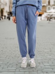 Spodnie dresowe - niebieski. Niebieskie spodnie sportowe damskie Sinsay, l, bez wzorów, z dresówki. Za 25.99 zł.