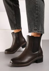 Ciemnobrązowe Botki Sztyblety na Obcasie Ozdobione Nitami Verinete. Brązowe botki damskie Born2be, z jeansu, eleganckie, bez obcasa, na obcasie, bez zapięcia. Za 139.99 zł.