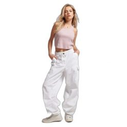 Damskie spodnie spadochronowe typu baggy Superdry. Białe spodnie dresowe damskie Superdry, bez wzorów. Za 420.05 zł.