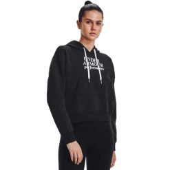 Damska bluza Under Armour Essential Script Hoodie Czarna Czarna. Czarne bluzy damskie Under Armour, bez wzorów, z bawełny, bez kaptura. Za 392.99 zł.