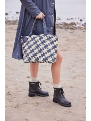 Ilse Jacobsen Shopper bag w kolorze kremowo-granatowym - 46 x 32 cm rozmiar: onesize. Brązowe shopper bag Ilse Jacobsen, bez wzorów, z materiału, na ramię, bez dodatków. Za 165.71 zł.