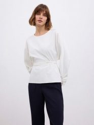 BGN Bluzka w kolorze białym rozmiar: 40. Białe bluzki damskie BGN, bez wzorów, z tkaniny, bez kołnierzyka, bez ramiączek. Za 82.64 zł.