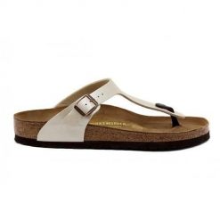 Japonki damskie Birkenstock 943871. Białe klapki damskie Birkenstock, bez wzorów, z materiału, bez obcasa, bez zapięcia. Za 639.00 zł.
