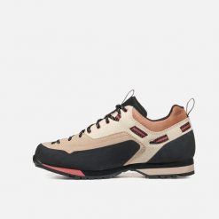 Buty trekkingowe Garmont Dragontail LT EVO. Brązowe obuwie trekkingowe damskie Garmont, bez zapięcia. Za 782.00 zł.