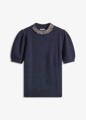Sweter z aplikacją ze sztrasów. Niebieskie swetry klasyczne damskie bonprix, z dzianiny, bez kołnierzyka. Za 127.99 zł.