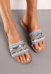 Niebieskie Klapki na Płaskiej Podeszwie w Stylu Boho z Koronką Nitami i Plecionym Sznurkiem Wykończone Imitacją Cyrkonii Bellemoon. Niebieskie klapki damskie Renee, z aplikacjami, z koronki, bez obcasa, na płaskiej podeszwie, bez zapięcia. Za 79.99 zł.