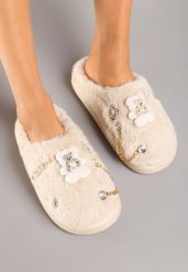 Beżowe Wsuwane Kapcie Futrzane z Ozdobnymi Aplikacjami Reathlith. Brązowe kapcie damskie Born2be, z dresówki. Za 44.99 zł.