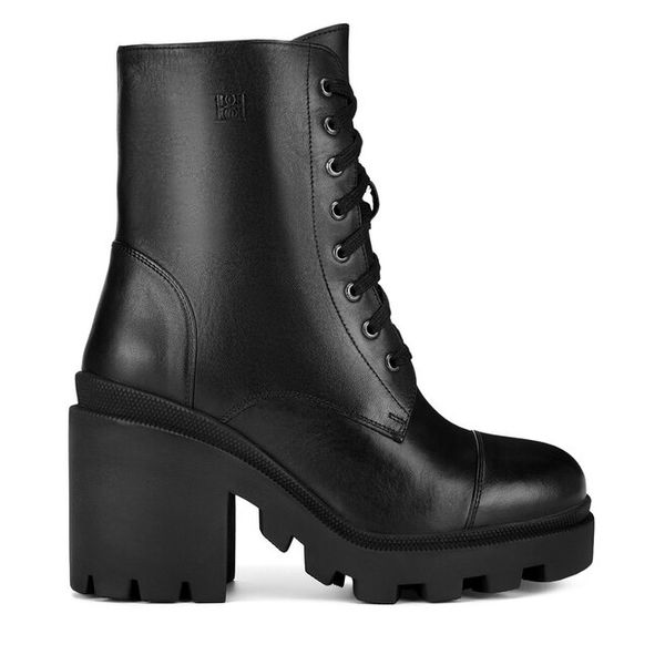 Trzewiki Badura. Czarne botki damskie Badura, bez obcasa, na słupku, bez zapięcia. Za 429.99 zł.