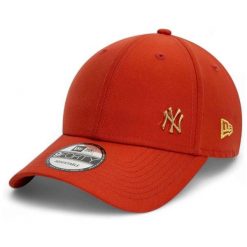 Czapka z daszkiem New Era Flawless 940 Nyy. Czerwone czapki z daszkiem damskie New Era, na jesień, bez wzorów. Za 87.99 zł.
