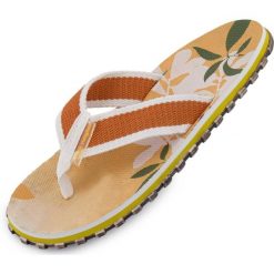 Klapki z kwiatami religijnymi dla pań - Rozmiar 38. Brązowe klapki damskie True Religion, bez wzorów, bez obcasa, bez zapięcia. Za 137.99 zł.