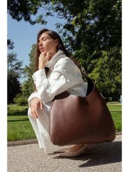 Christian Laurier Skórzany shopper bag "Suri" w kolorze jasnobrązowym - 48 x 31 x 2 cm rozmiar: onesize. Brązowe shopper bag Christian Laurier, bez wzorów, z materiału, na ramię, bez dodatków. Za 388.16 zł.