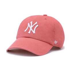New York Yankees Clean Up Lifestyle Czapka baseballowa - Regulowana - Island Red. Czerwone czapki z daszkiem damskie 47 Brand, bez wzorów, z bawełny. Za 159.62 zł.