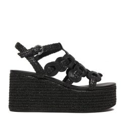 Sandały Badura. Czarne sandały damskie Badura, bez wzorów, bez obcasa, bez zapięcia. Za 379.99 zł.