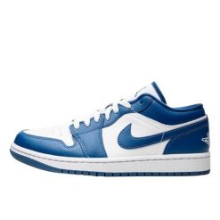 Buty do chodzenia dla dorosłych Air Jordan 1 Low Marina Blue. Niebieskie obuwie sportowe casual damskie Jordan, trekkingowe. W wyprzedaży za 476.55 zł.