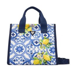 Torebka Guess. Niebieskie torebki klasyczne damskie Guess, bez dodatków. Za 269.99 zł.