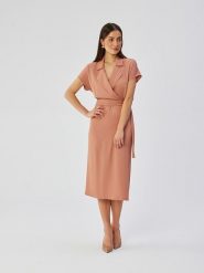 Stylove Sukienka w kolorze beżowym rozmiar: M. Brązowe sukienki damskie Stylove, bez wzorów, z tkaniny, bez ramiączek. Za 220.63 zł.