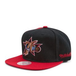 Czapka typu snapback Philadelphia 76ers Rear Script Deadstock HWC. Czarne czapki z daszkiem damskie Mitchell & Ness, bez wzorów. Za 205.00 zł.