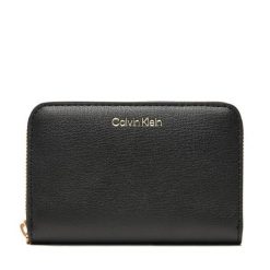 Portfel Calvin Klein. Czarne portfele damskie Calvin Klein, bez wzorów. Za 169.99 zł.