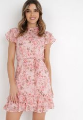 Różowa Sukienka Corite. Czerwone sukienki damskie Born2be, z aplikacjami, z tkaniny, bez ramiączek. Za 169.99 zł.
