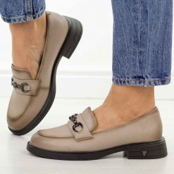 Beżowe skórzane półbuty damskie Vinceza 39951. Brązowe półbuty damskie VINCEZA, na jesień, bez wzorów, z materiału, bez obcasa, na obcasie, bez zapięcia. Za 219.00 zł.