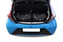 Torby Do Bagażnika Toyota Aygo 2014-2021 2Szt Kjust. Czarne torby podróżne KJUST, bez wzorów, z kauczuku. Za 503.00 zł.