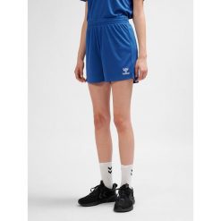 Szorty damskie Hummel Essential. Niebieskie spodenki sportowe damskie Hummel, bez wzorów, do piłki nożnej. Za 123.50 zł.