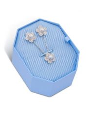 Swarovski Zestaw naszyjnik i kolczyki 5749180 Srebrny. Szare naszyjniki damskie Swarovski, metalowe. Za 939.99 zł.