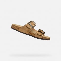 Sandały damskie Geox Brionia R I. Czerwone sandały damskie Geox, bez wzorów, z gumy, bez obcasa, bez zapięcia. Za 381.00 zł.