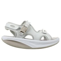 Damskie sandały MBT Kisumu 3S. Białe sandały damskie MBT, bez wzorów, bez obcasa, bez zapięcia. Za 829.00 zł.