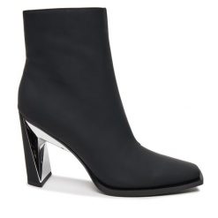 Botki United Nude. Czarne botki damskie United Nude, bez obcasa, na słupku, bez zapięcia. Za 749.99 zł.