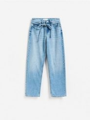 Jeansy straight z wiązanym paskiem - niebieski. Niebieskie jeansy damskie Reserved. Za 139.99 zł.