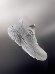 4F Niskie sneakersy Velocity E-knit damskie - białe 36. Białe obuwie sportowe damskie 4F, z dzianiny, bez zapięcia, trekkingowe. Za 299.99 zł.