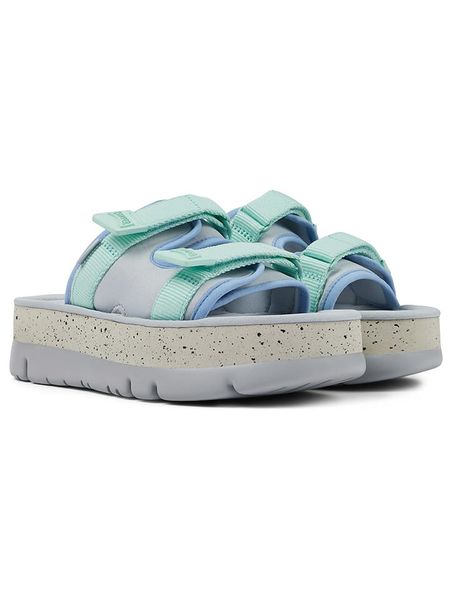 Camper Klapki w kolorze szaro-błękitno-turkusowym rozmiar: 41. Niebieskie klapki damskie Camper, bez wzorów, z otwartym noskiem, bez obcasa, na platformie, bez zapięcia. Za 205.45 zł.